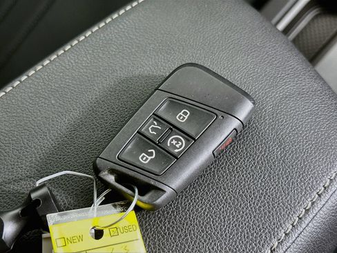 Used 2023 Volkswagen Tiguan SE FWD image 44