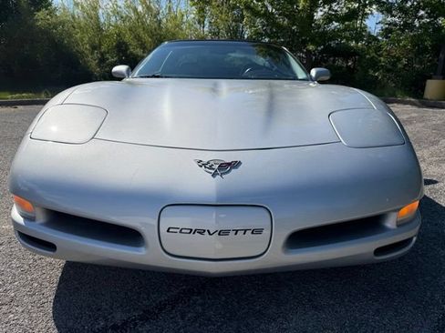 Used 2003 Chevrolet Corvette Coupe w/ Preferred Equipment Group RWD image 10