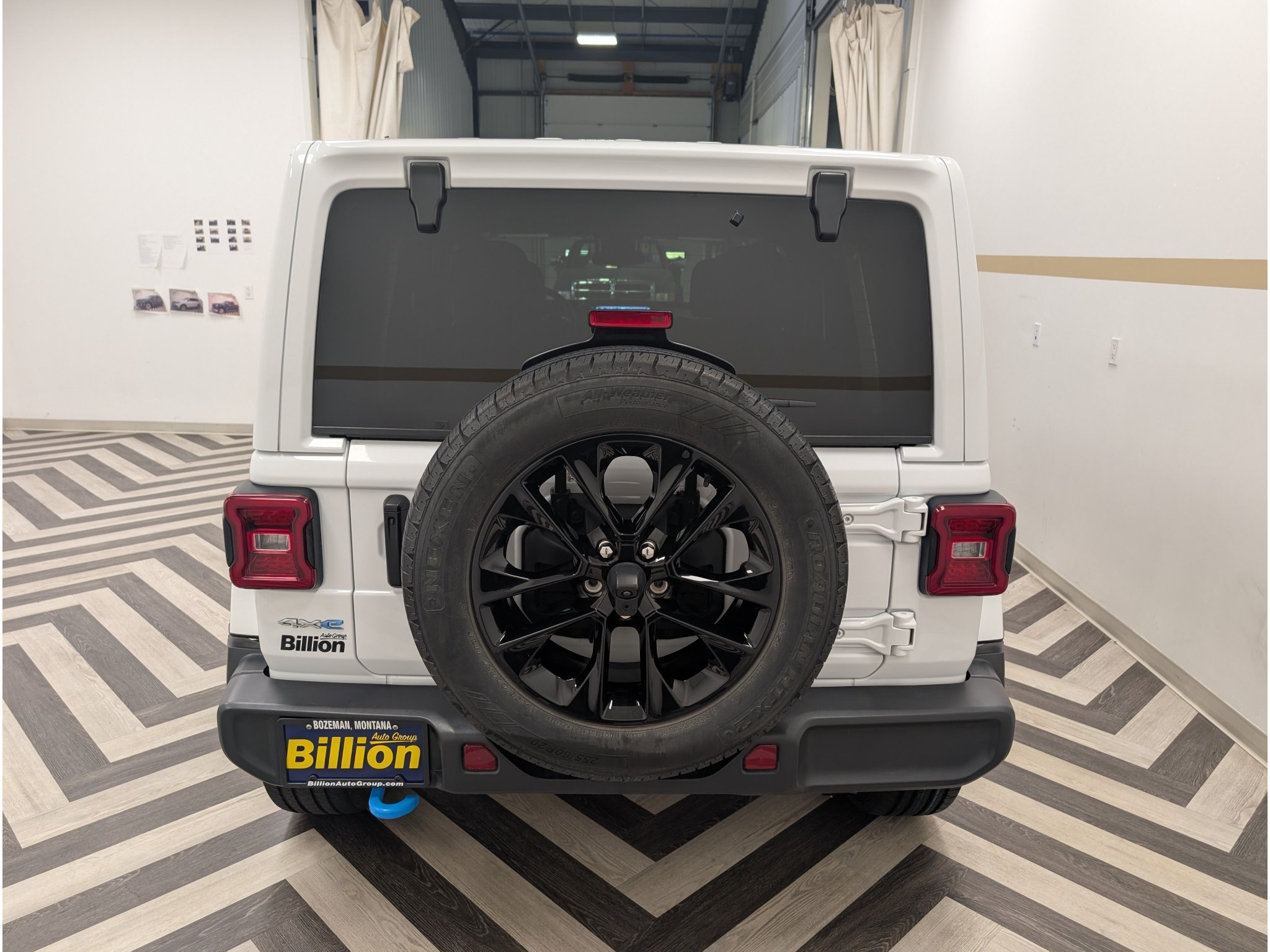 Used 2024 Jeep Wrangler Unlimited Sahara AWD/4WD image 24