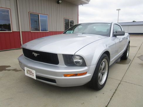 Used 2007 Ford Mustang Coupe RWD image 3