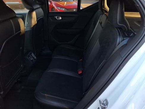 Used 2020 Volvo XC40 T5 R-Design w/ Protection Package image 17