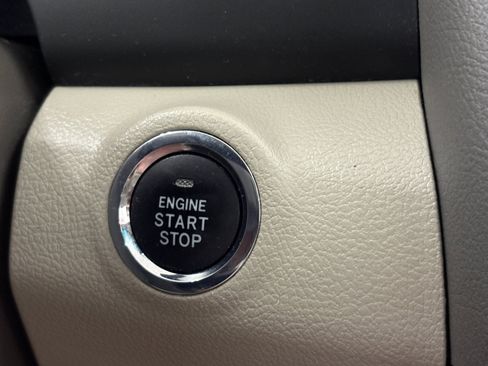Used 2011 Toyota Camry XLE w/ SE/XLE Extra-Value Pkg FWD image 14