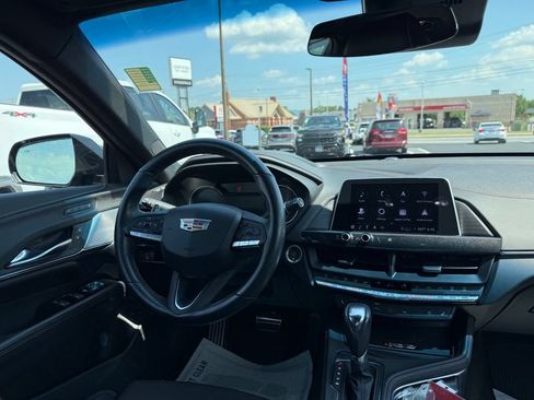 Used 2022 Cadillac CT4 Sport RWD image 11