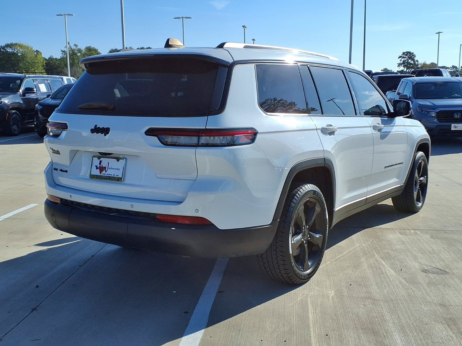 Used 2023 Jeep Grand Cherokee L Laredo AWD/4WD image 6