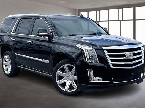 Used 2019 Cadillac Escalade Premium Luxury image 13