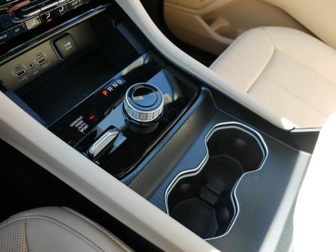 New 2025 Jeep Grand Cherokee Limited w/ Luxury Tech Group II image 19