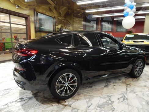 Used 2023 BMW X6 xDrive40i w/ M Sport Package image 3