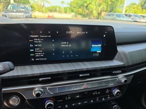 Used 2023 Kia Telluride EX w/ EX Captain's Chair Package FWD image 26