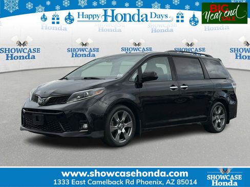Used 2020 Toyota Sienna SE image 1