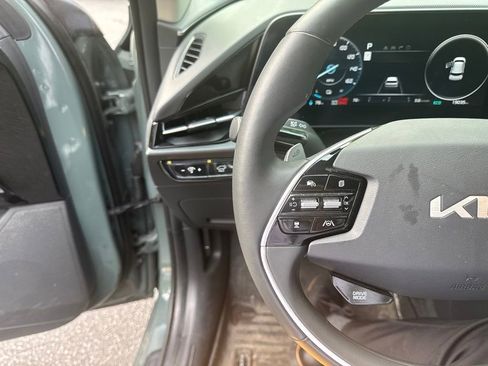 Used 2024 Kia Niro Wind w/ Wind Preserve Package FWD image 5