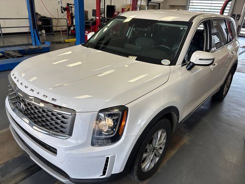 Used 2021 Kia Telluride LX FWD image 2