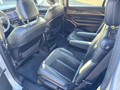 Used 2022 Jeep Grand Cherokee L Limited image 24