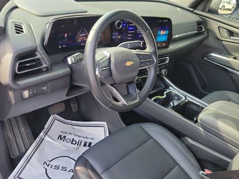 Used 2024 Chevrolet Traverse LT w/ LPO, Floor Liner Package FWD image 22
