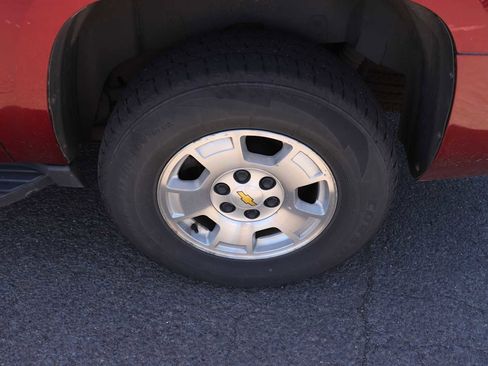 Used 2010 Chevrolet Suburban LT AWD/4WD image 9