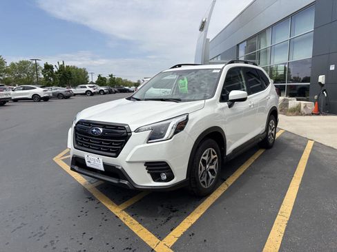 Used 2024 Subaru Forester Premium w/ POP Package 1 AWD/4WD image 3