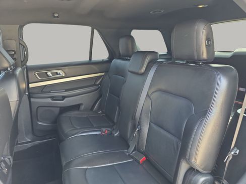 Certified 2018 Ford Explorer XLT w/ Equipment Group 202A image 41