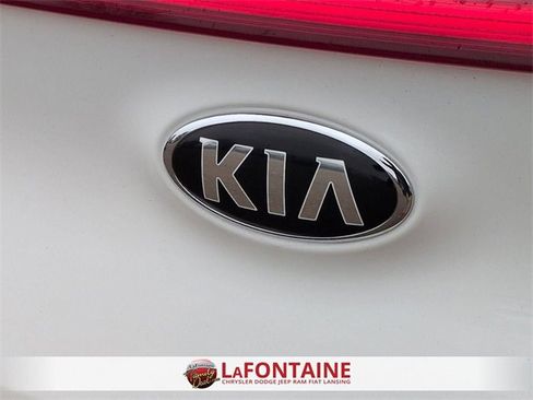 Used 2018 Kia Sportage LX image 9
