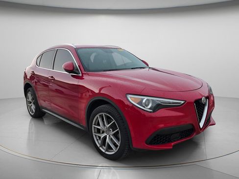 Used 2019 Alfa Romeo Stelvio AWD image 4