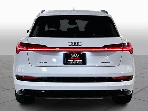 Certified 2022 Audi e-tron Premium image 5