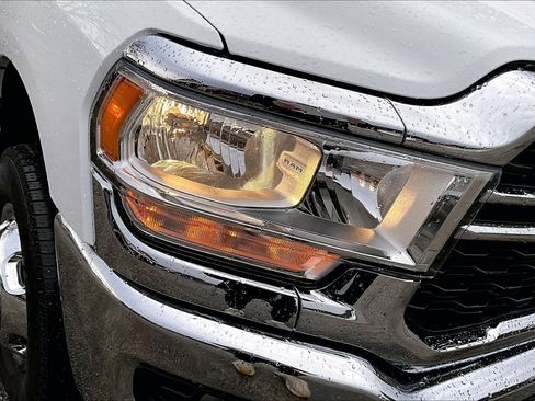 Used 2024 RAM 3500 SLT w/ Quick Order Package 2YG SLT image 27