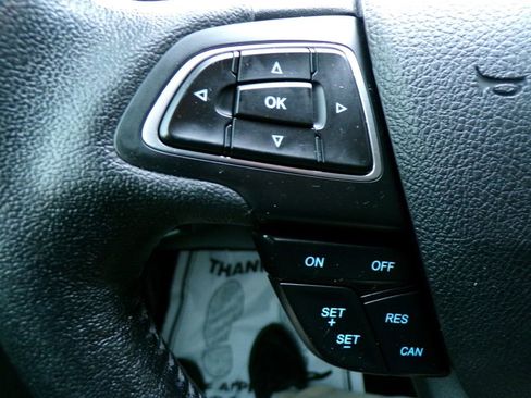 Used 2016 Ford Focus SE w/ SE Cold Weather Package FWD image 30