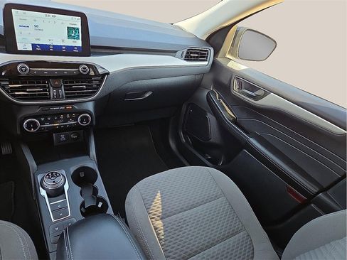 Used 2022 Ford Escape SE w/ SE Sport Appearance Package image 12