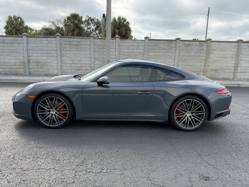 Certified 2018 Porsche 911 Carrera 4S image 2