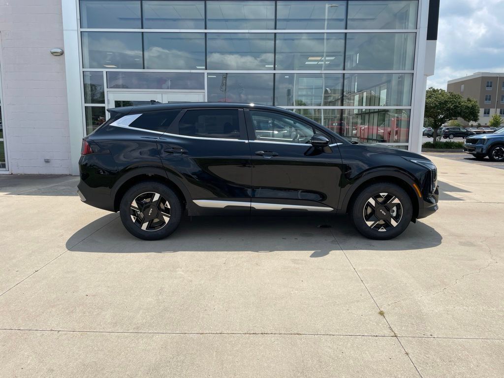 New 2026 Kia Sportage LX w/ LX Convenience Package AWD/4WD image 4