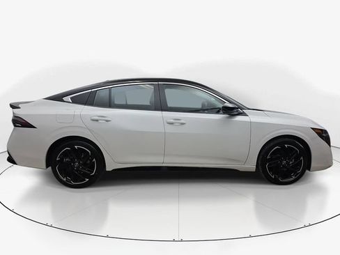 New 2026 Nissan Sentra SR w/ SR Premium Package FWD image 3