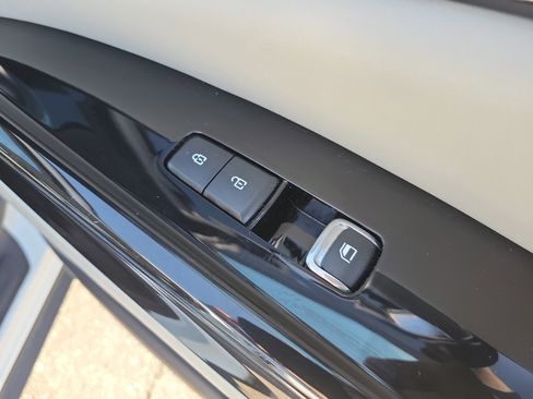 Certified 2024 Kia Carnival EX image 11