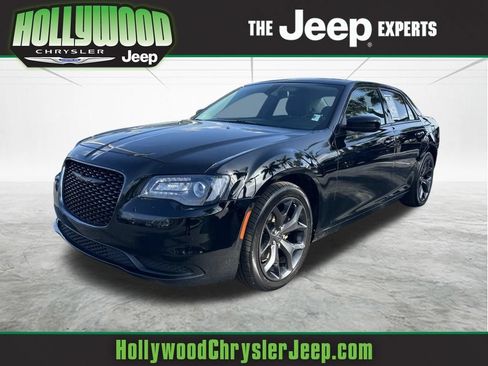 Used 2021 Chrysler 300 Touring w/ Sport Appearance Package RWD image 1