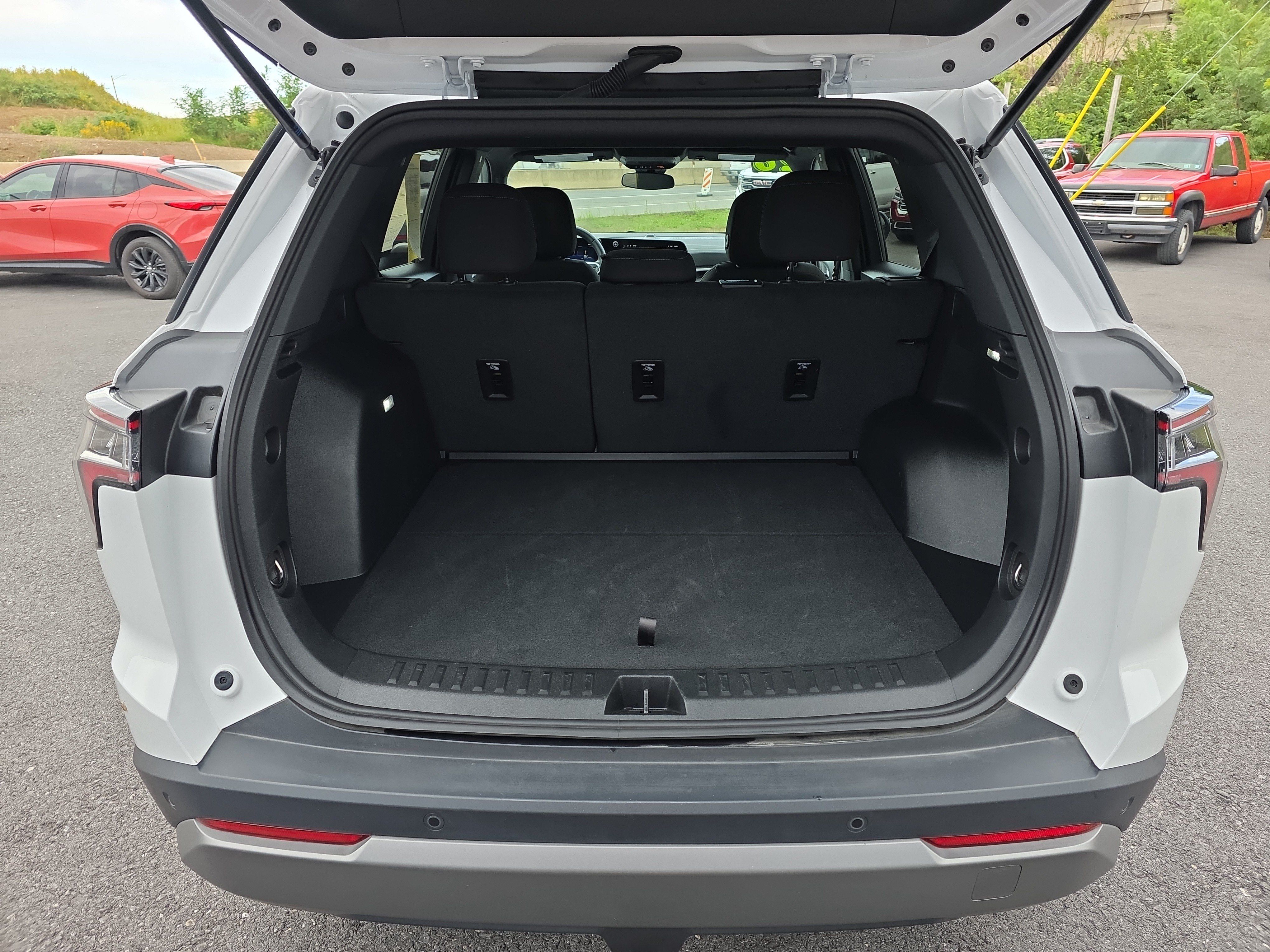 Used 2026 Chevrolet Equinox LT AWD/4WD image 5