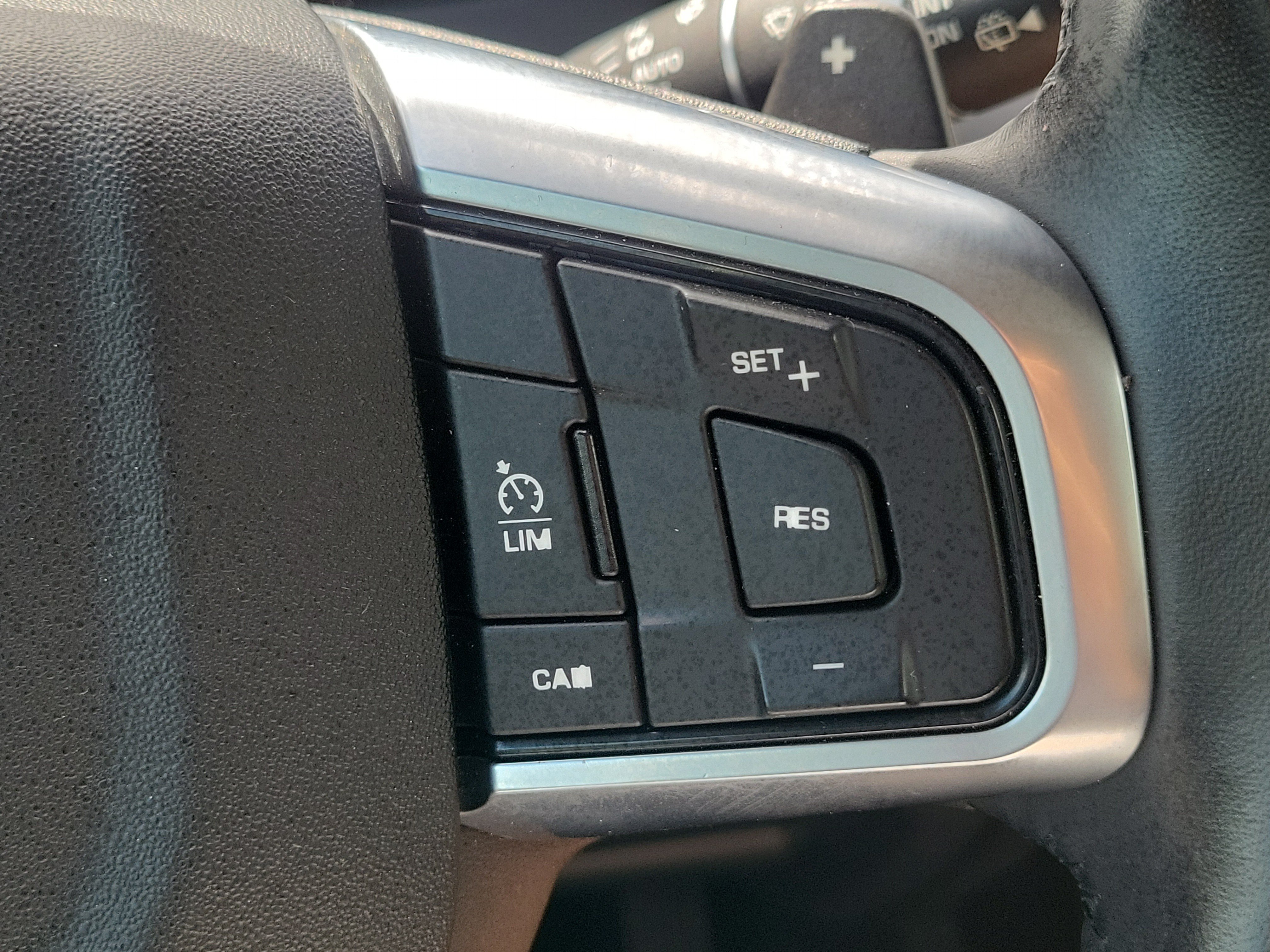 Used 2019 Land Rover Discovery Sport SE AWD/4WD image 23