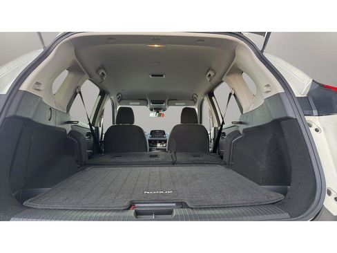 Used 2023 Nissan Rogue SV image 17