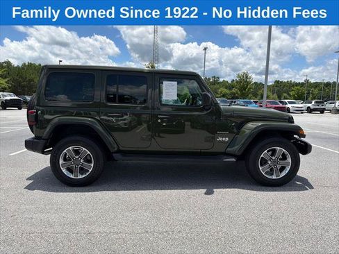 Certified 2022 Jeep Wrangler Unlimited Sahara w/ Safety Group AWD/4WD image 8
