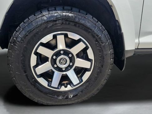 Certified 2023 Toyota 4Runner TRD Off-Road Premium w/ Moonroof Package AWD/4WD image 25