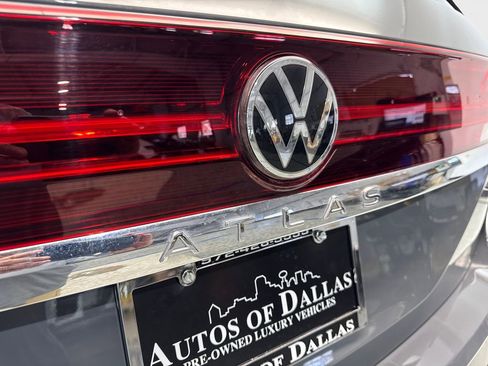 Used 2025 Volkswagen Atlas SEL AWD/4WD image 21