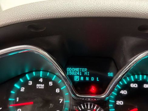 Used 2017 Chevrolet Traverse LT FWD image 12