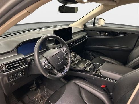 Used 2022 Lincoln Nautilus FWD image 7