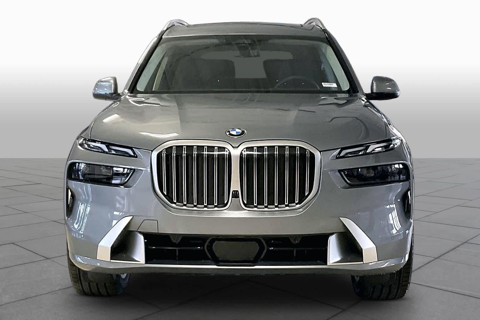 Used 2026 BMW X7 xDrive40i w/ Premium Package AWD/4WD image 3