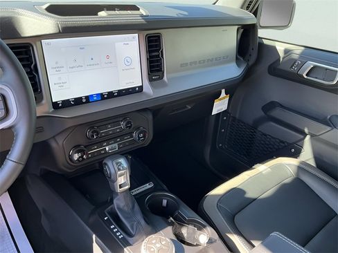 New 2025 Ford Bronco Outer Banks image 26