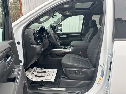 New 2026 Chevrolet Silverado 3500 LTZ w/ LTZ Premium Package image 13