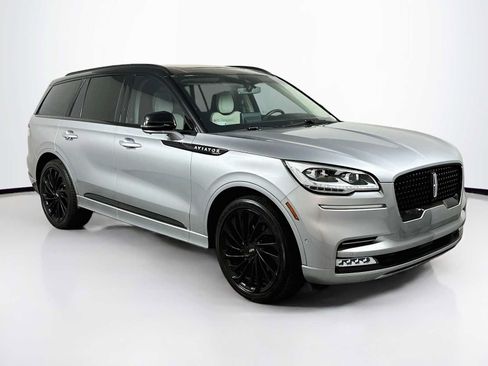 Used 2023 Lincoln Aviator Black Label AWD/4WD image 7