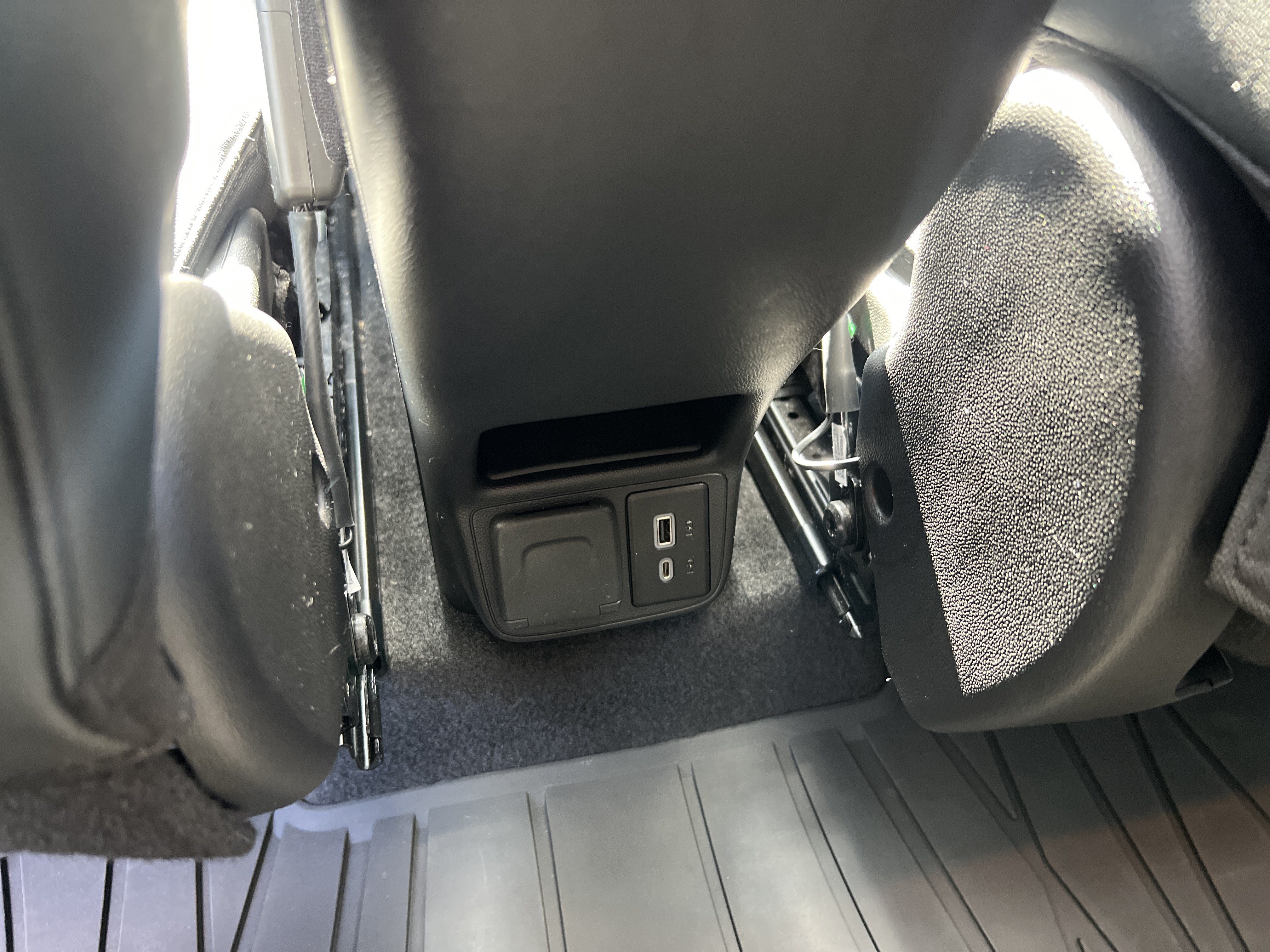Used 2023 Buick Encore GX Essence w/ Experience Buick Package FWD image 22