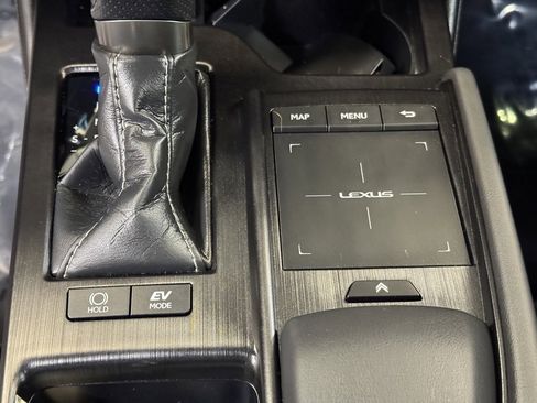 Used 2022 Lexus ES 300h F Sport image 36