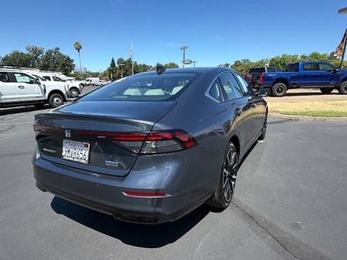 Used 2024 Honda Accord Touring image 4