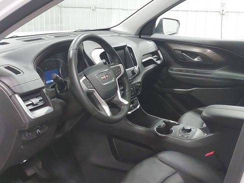 Used 2024 GMC Terrain SLT AWD/4WD image 16