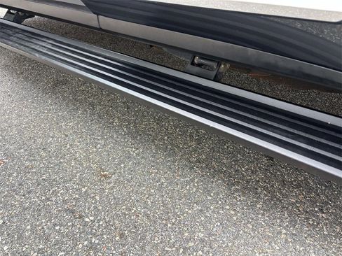 Used 2021 GMC Yukon Denali w/ Denali Ultimate Package image 8