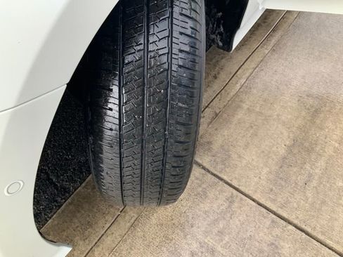 Used 2019 Toyota Prius LE image 11