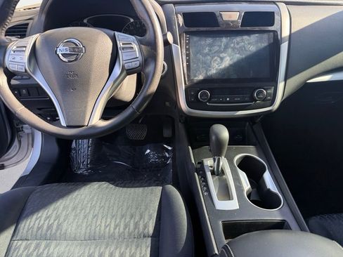 Used 2017 Nissan Altima 2.5 SV FWD image 10